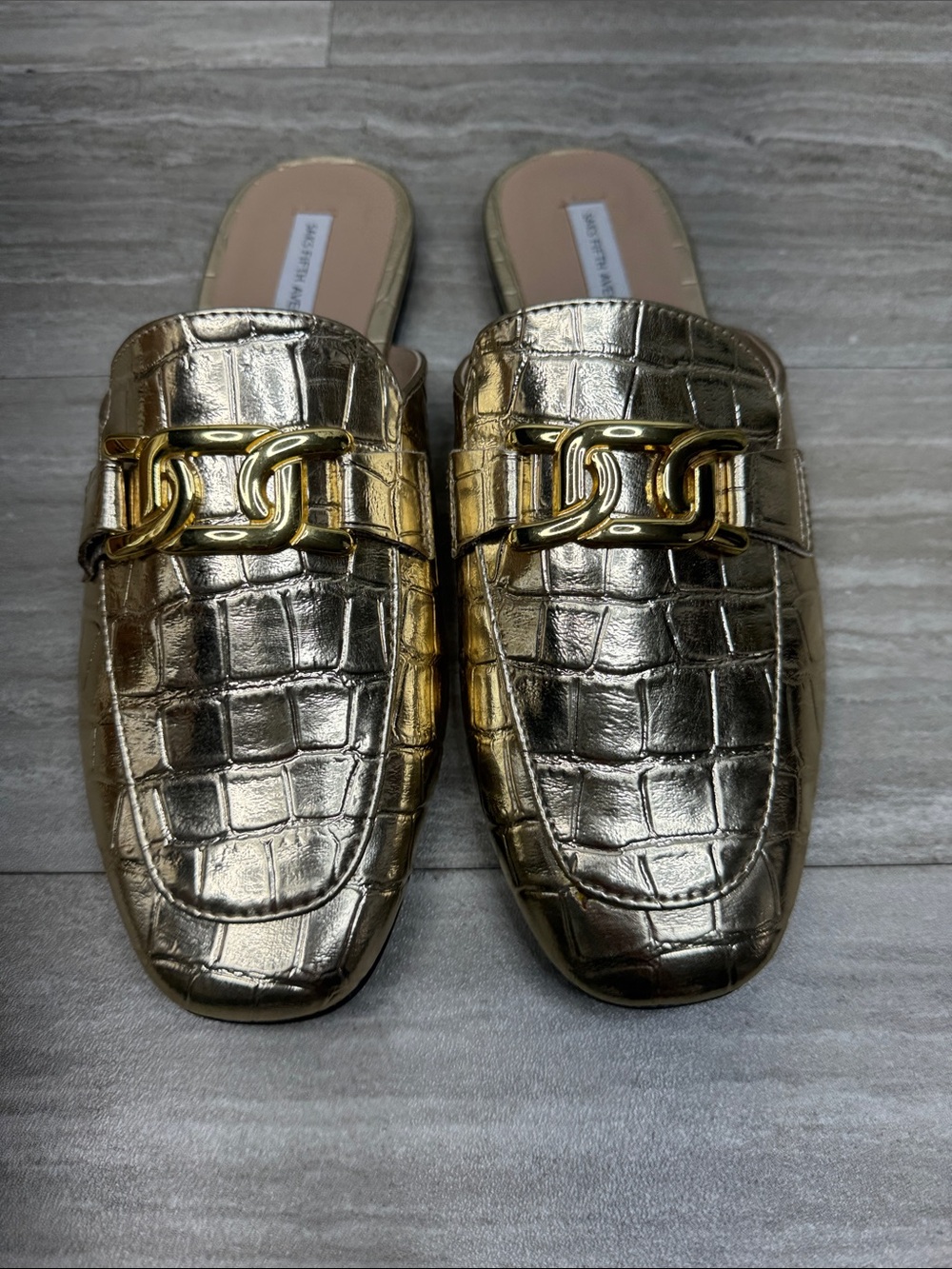 Saks Fifth Avenue Metallic Gold Marla Croc-Embossed Chain Mule Loafers Size 8.5